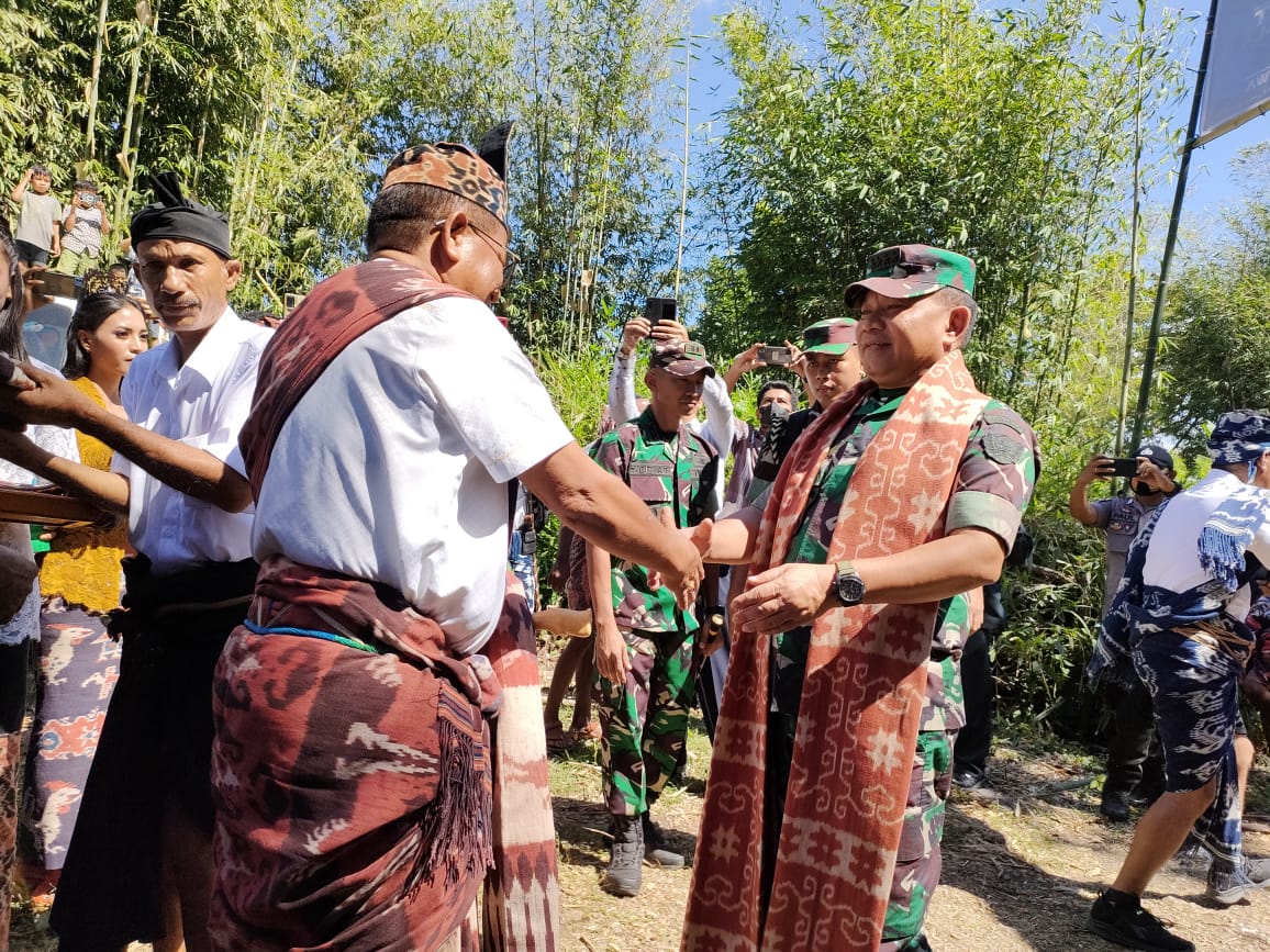 Penobatan Jenderal Dudung Sebagai Saudara Sulung Bagi Masyarakat Sumba Timur