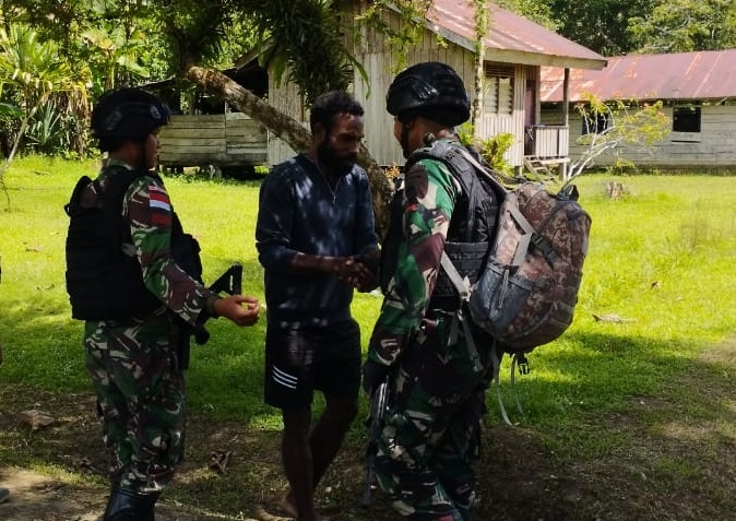 Satgas Yonif 405/SK Miliki Budaya Senyum, Salam dan Sapa