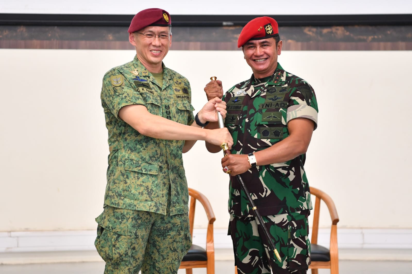 Kopassus Bersama Komando Singapura Menyelesaikan Latihan Chandrapura di Singapura