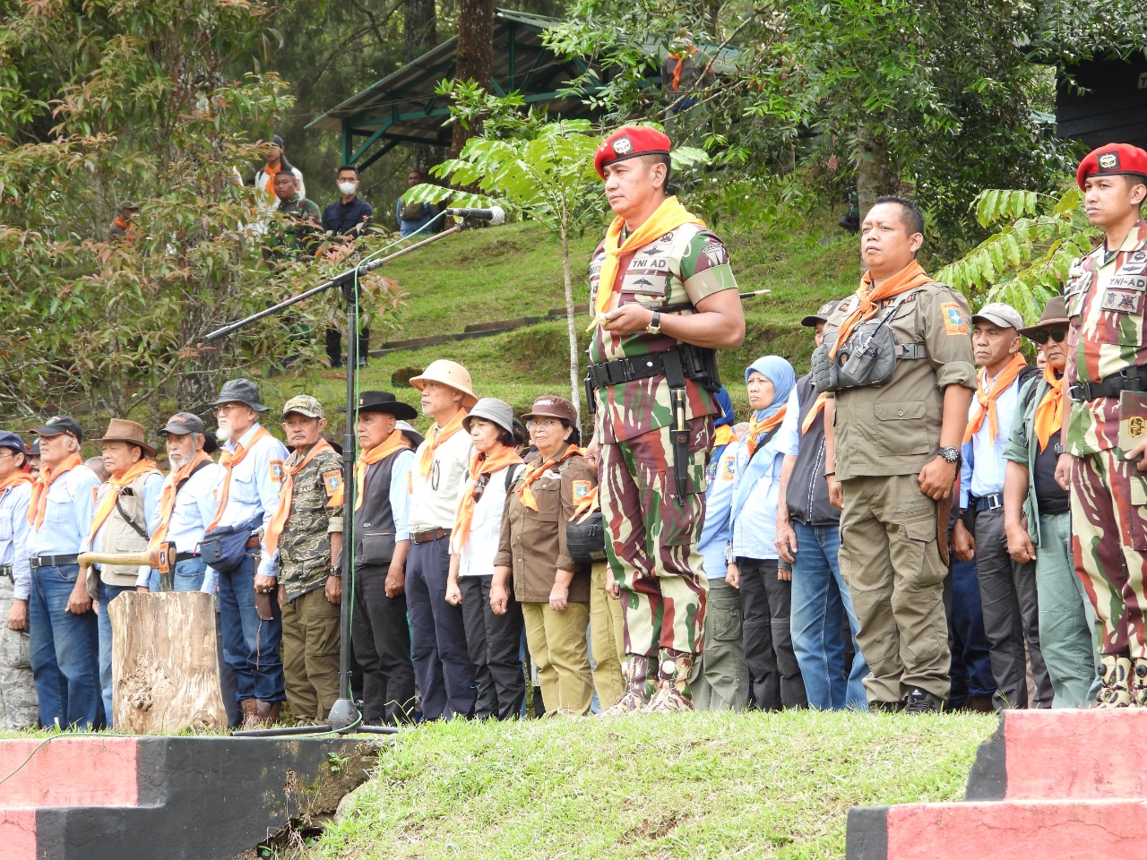 Danjen memimpin penutupan Pendidikan Dasar Wanadri (PDW) 2022