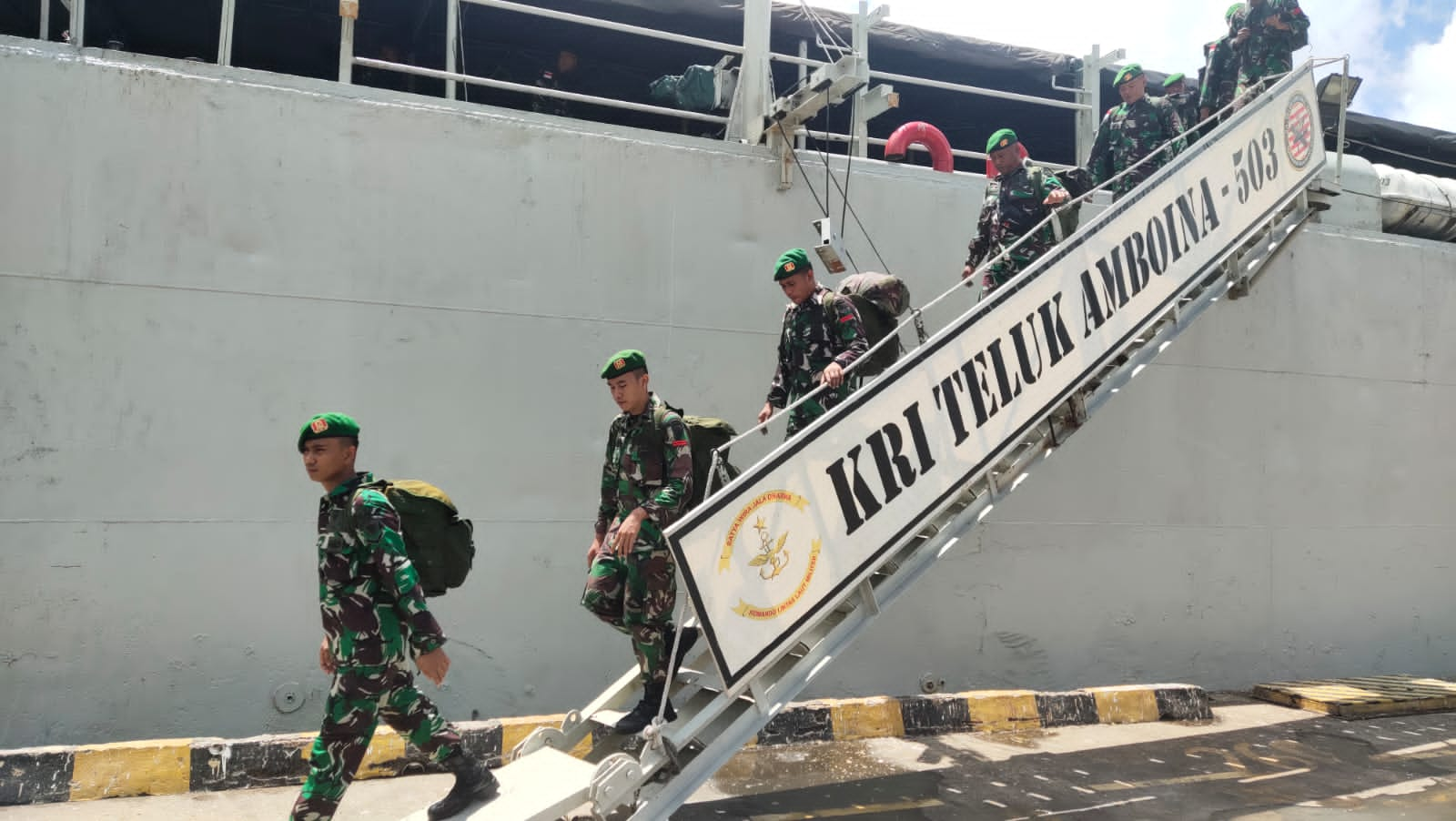 KRI Teluk Amboina-503 Debarkasi Pasukan Purna Tugas Satgas Timor Leste