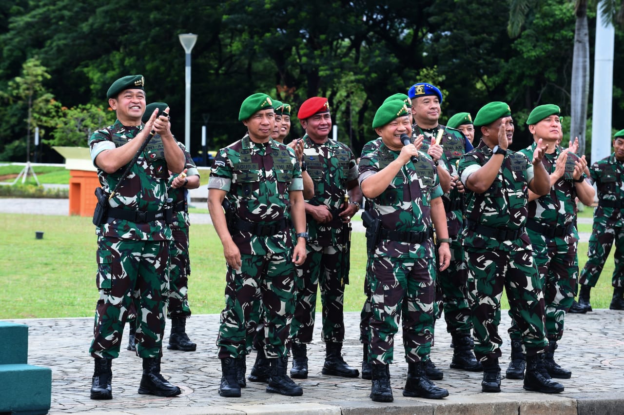 Danjen Kopassus Hadir Dampingi Kasad Pimpin Apel Gelar Kesiapsiagaan TNI AD TA 2022