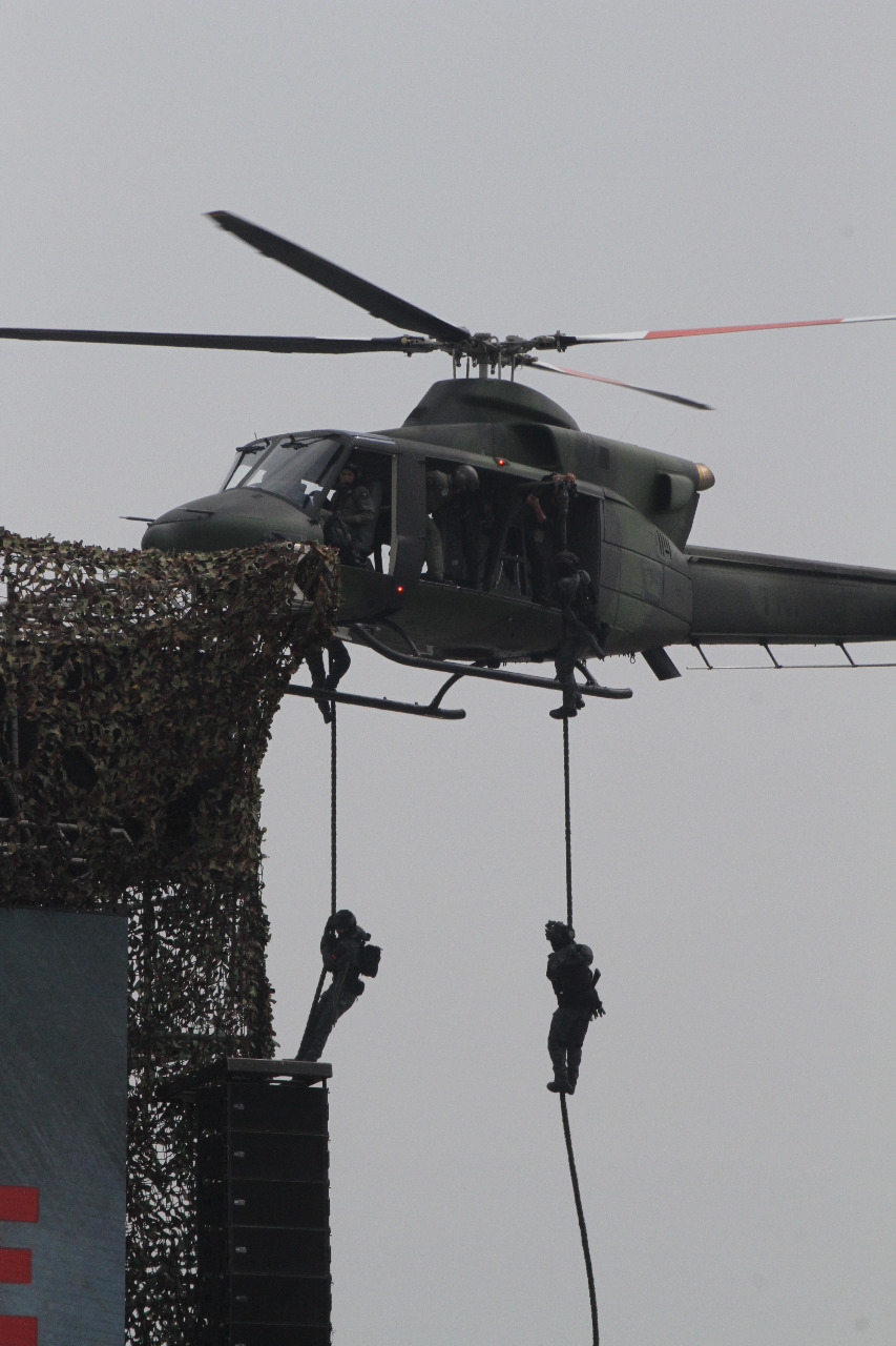 Hadiri Pembukaan Indo Defence tahun 2022 di JIExpo, Kemayoran, Danjen Kopassus saksikan kemampuan Prajuritnya