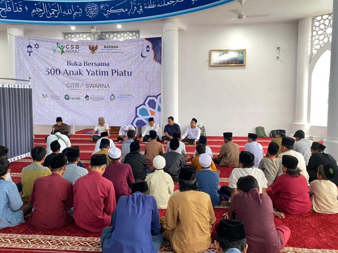 Pemberian Santunan 300 Anak Yatim Piatu di Sekitar Proyek Perumahan  Citra Swarna Group