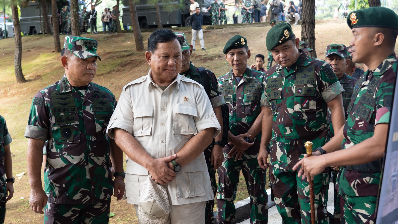 Kasad Dampingi Menhan Tinjau Kesiapan Operasi Yonif 330/Tri Darma