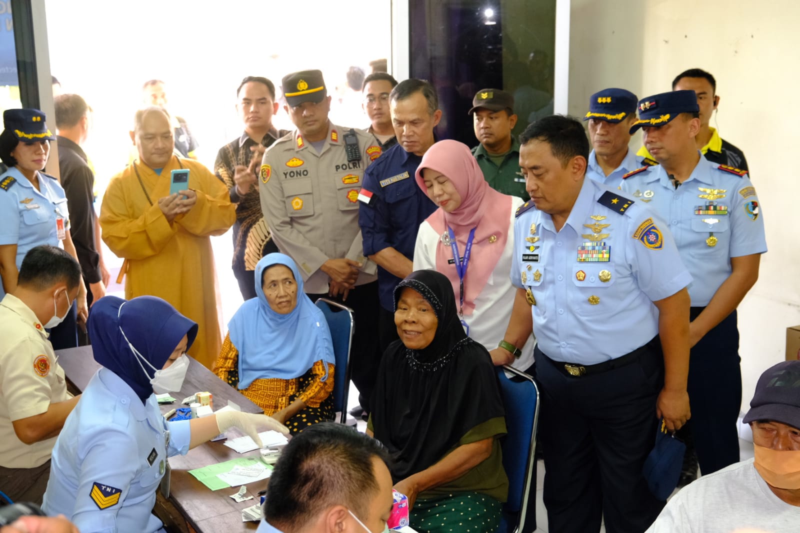 Masyarakat Tanjung Kait Ikuti Bakti Sosial Koops Udara Nasional di Satrad 211 Tanjung Kait Tangerang