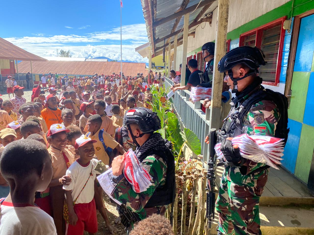 Satgas Yonif PR 330/Tri Dharma, Bangkitkan semangat Merah Putih anak-anak di Surga Papua