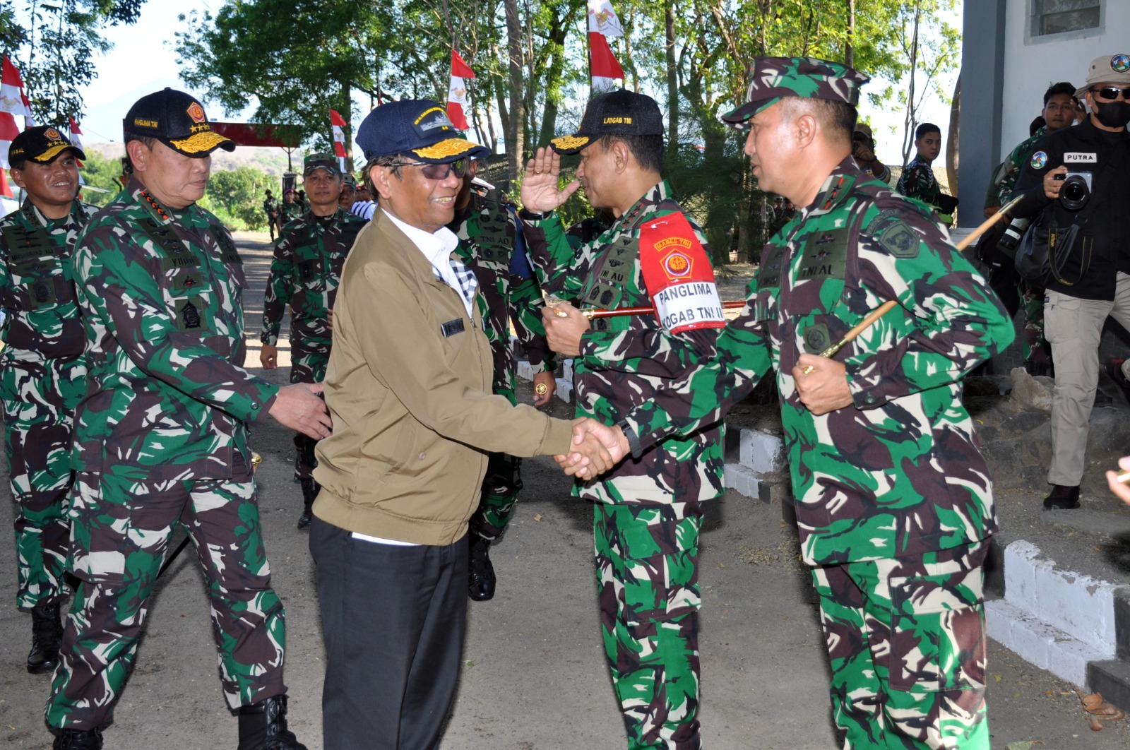 Dankormar Sambut Kedatangan Menkopolhukam RI, Panglima TNI dan Kasal