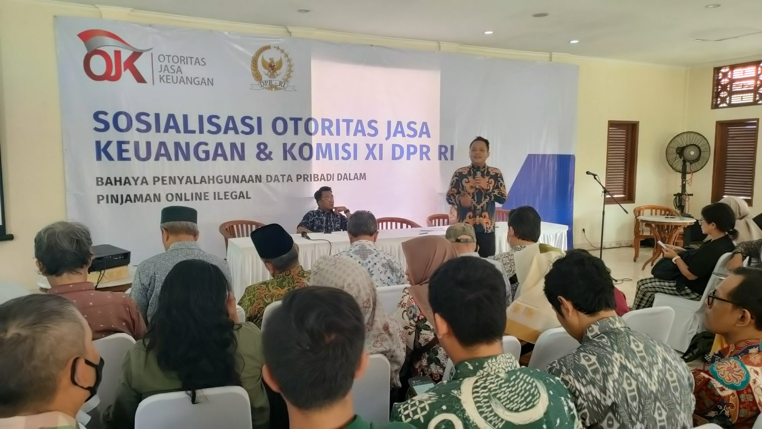 OJK dan Komisi XI DPR RI Sosialisasikan Bahaya Penyalahgunaan Data Pribadi dalam Pinjaman Online Ilegal